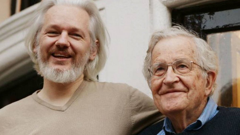 Chomsky-Assange.jpg